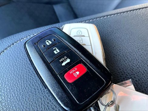 Used 2022 Toyota Camry XSE image 14