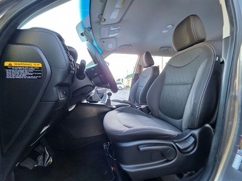 Used 2015 Kia Soul image 11