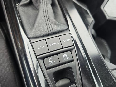 Used 2025 Toyota Camry LE FWD image 20