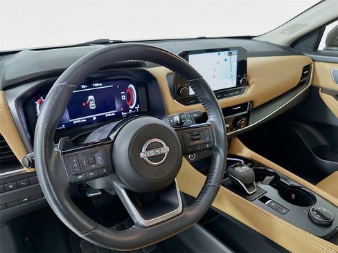 Used 2023 Nissan Rogue Platinum w/ Platinum Premium Package image 10