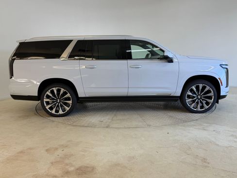 New 2026 Cadillac Escalade ESV Luxury w/ Touring Package image 8