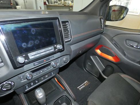 Used 2023 Nissan Frontier PRO-4X w/ Pro Convenience Package image 12