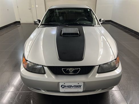 Used 2001 Ford Mustang Coupe image 2