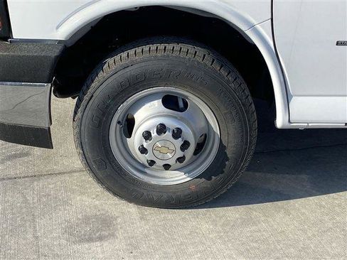 New 2024 Chevrolet Express 3500 w/ Power Convenience Package image 40
