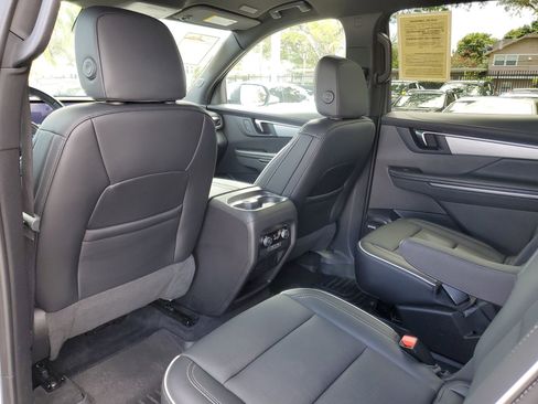 Used 2025 Buick Enclave Preferred image 11