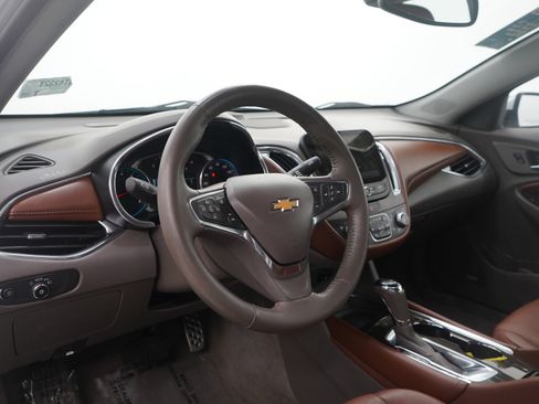 Used 2016 Chevrolet Malibu Premier w/ Driver Confidence Package image 16