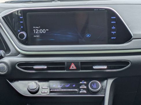 Used 2023 Hyundai Sonata SEL w/ Preferred Accessory Package FWD image 18