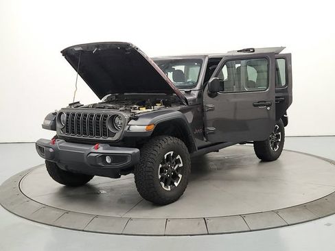 Used 2025 Jeep Wrangler Unlimited Rubicon AWD/4WD image 12
