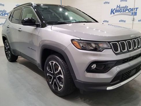 Used 2023 Jeep Compass Limited AWD/4WD image 2