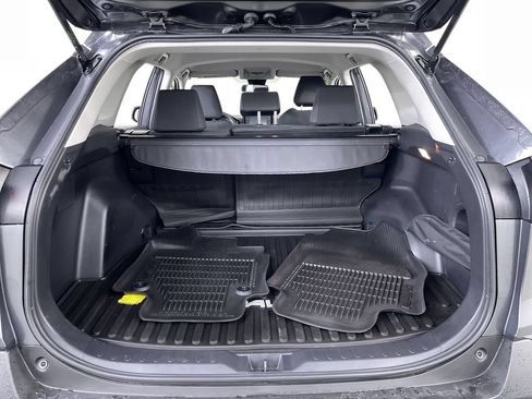Used 2021 Toyota RAV4 LE AWD/4WD image 20
