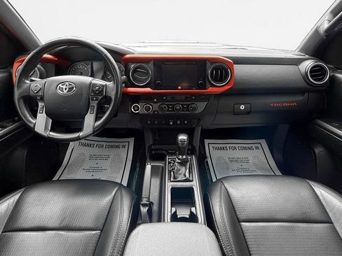 Used 2019 Toyota Tacoma TRD Sport AWD/4WD image 16