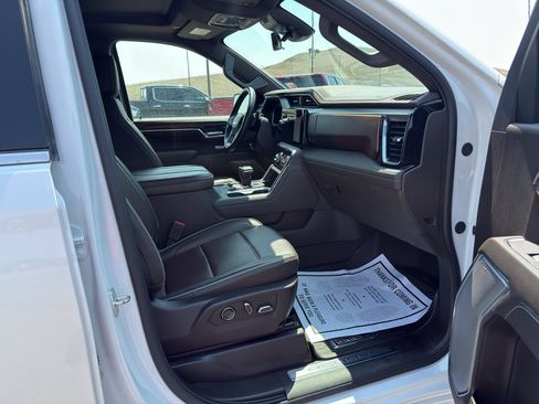 Used 2024 GMC Sierra 1500 Denali AWD/4WD image 11