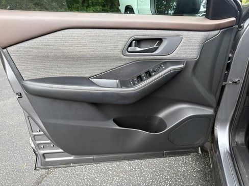 Used 2021 Nissan Rogue S FWD image 18