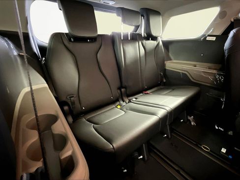 New 2026 Kia Carnival LXS FWD image 20