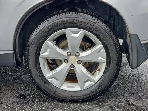 Used 2014 Subaru Forester 2.5i Premium w/ All-Weather Package image 10