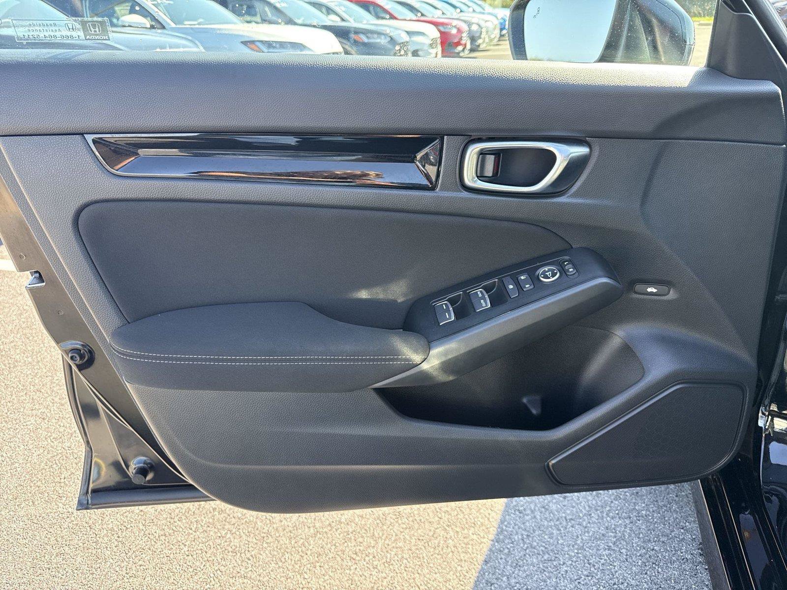 Certified 2025 Honda Civic Sport image 12