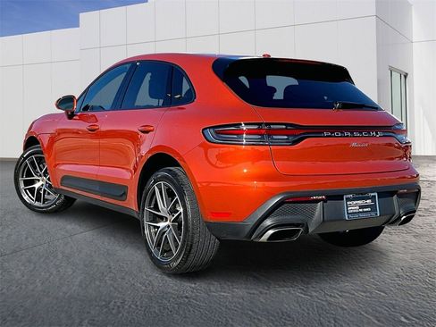 Used 2025 Porsche Macan image 3