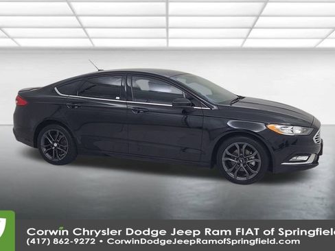 Used 2018 Ford Fusion SE w/ Equipment Group 201A image 3