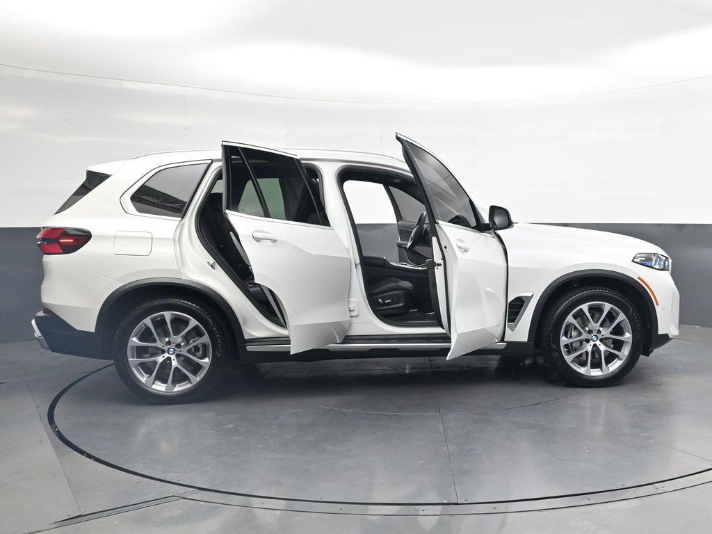 Used 2026 BMW X5 xDrive40i w/ Premium Package AWD/4WD image 40