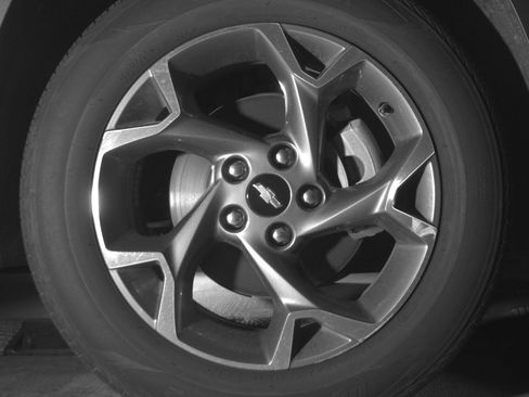 Used 2025 Chevrolet Trax LT FWD image 13