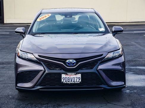 Used 2023 Toyota Camry SE image 2
