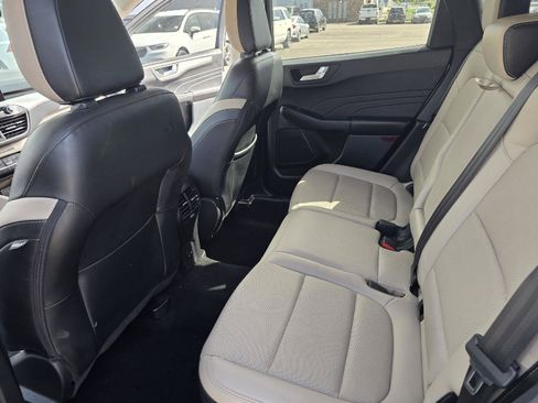 Used 2022 Ford Escape SEL AWD/4WD image 17