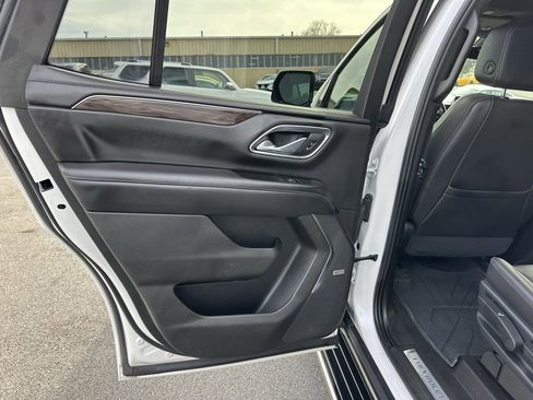 Used 2021 Chevrolet Tahoe LT w/ LT Signature Package image 24