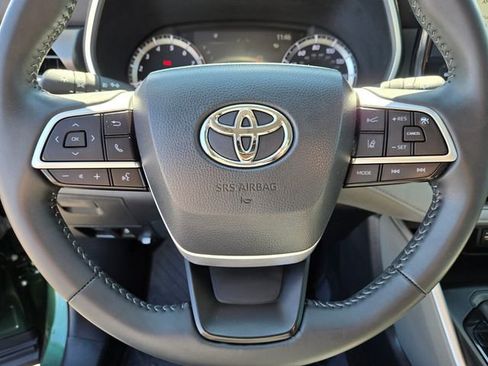Used 2023 Toyota Highlander XLE image 22