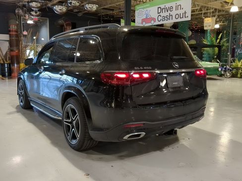 Used 2024 Mercedes-Benz GLS 450 4MATIC image 10