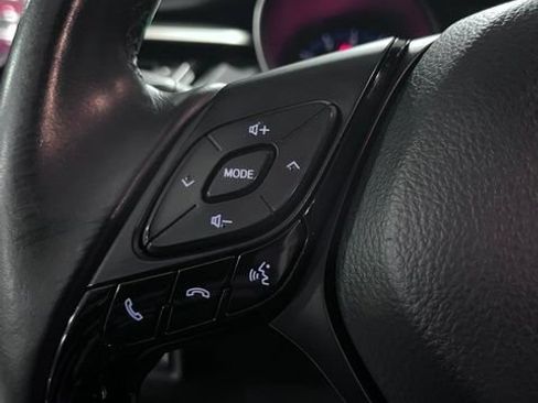 Used 2019 Toyota C-HR XLE FWD image 21