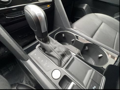 Used 2023 Volkswagen Atlas SE w/ Black Wheel Package FWD image 46