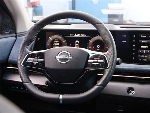 Certified 2025 Nissan Ariya Platinum image 23