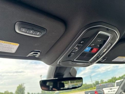 Used 2024 Jeep Wagoneer Series II AWD/4WD image 42