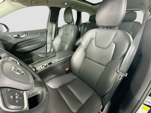 Certified 2025 Volvo XC60 B5 Core AWD/4WD image 21