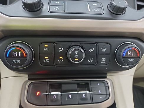 Certified 2022 GMC Acadia Denali w/ Denali Ultimate Package image 18