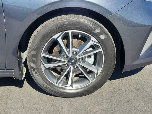 Used 2023 Kia Forte LXS w/ LXS Technology Package image 5