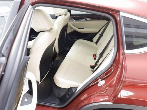 Certified 2025 BMW X4 xDrive30i image 16