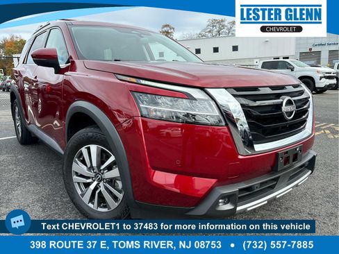 Used 2022 Nissan Pathfinder SL image 1
