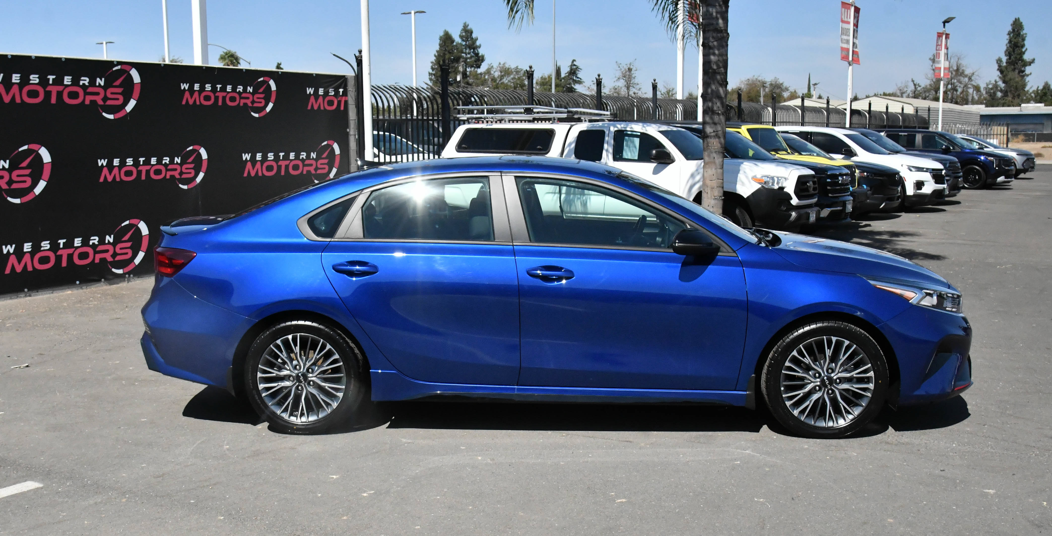Used 2024 Kia Forte GT-Line w/ GT-Line Premium Package FWD image 9