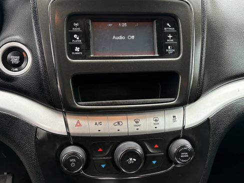 Used 2020 Dodge Journey SE FWD image 18
