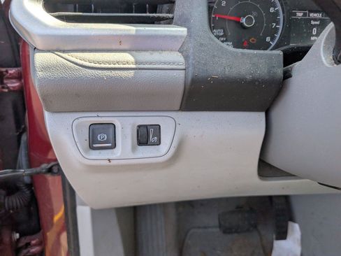 Used 2018 GMC Acadia SLE FWD image 26