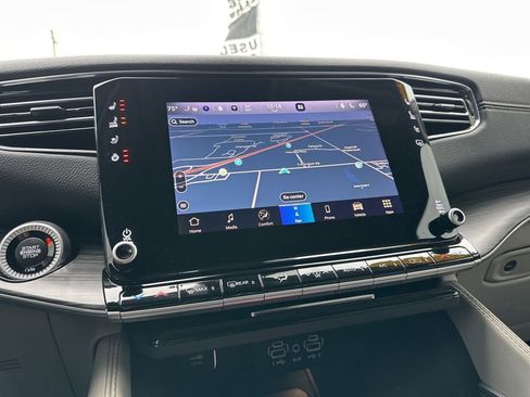 Used 2023 Jeep Wagoneer Series III w/ Preferred Equipment Group image 6