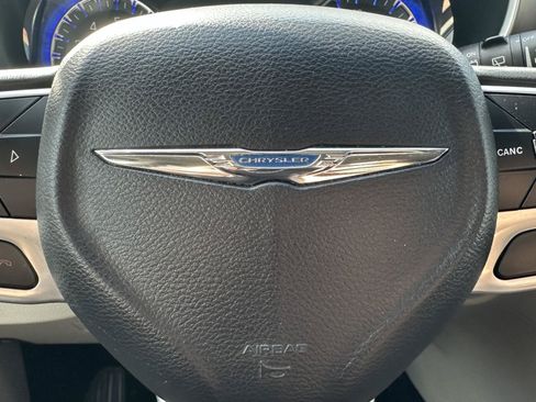 Used 2019 Chrysler Pacifica Touring-L FWD image 55
