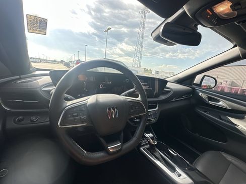 Certified 2024 Buick Envista Avenir FWD image 10
