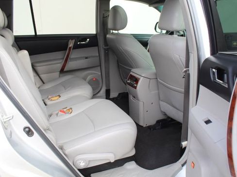Used 2012 Toyota Highlander Limited image 40