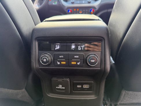 Used 2021 GMC Acadia SLT w/ Premium Package image 42