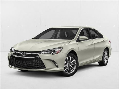 Used 2016 Toyota Camry SE FWD image 1