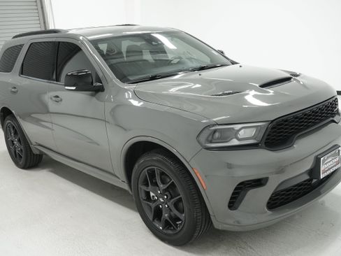 Used 2024 Dodge Durango GT AWD/4WD image 3