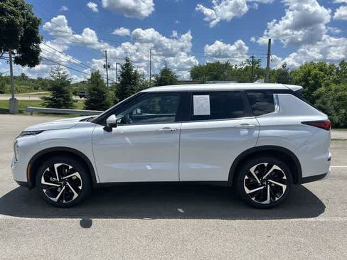 Used 2024 Mitsubishi Outlander SE AWD/4WD image 2