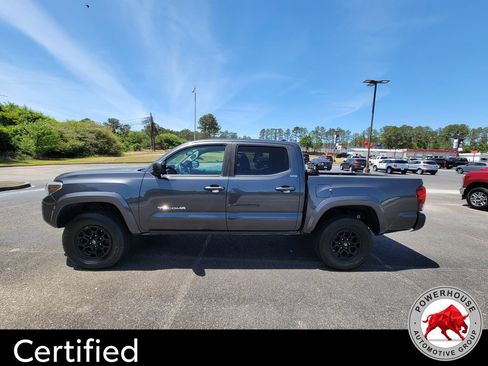 Used 2019 Toyota Tacoma SR5 AWD/4WD image 3